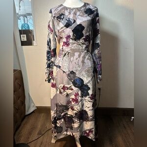 Soft Surroundings Annika Velvet Floral
Midi Dress Aster Grey Floral size xs